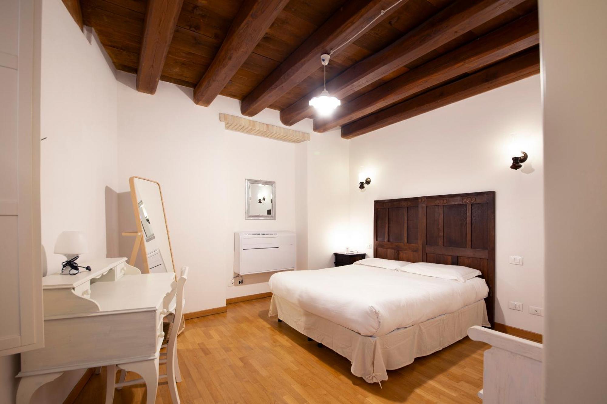 Suite Martini Al Castello Cagliari Exteriör bild