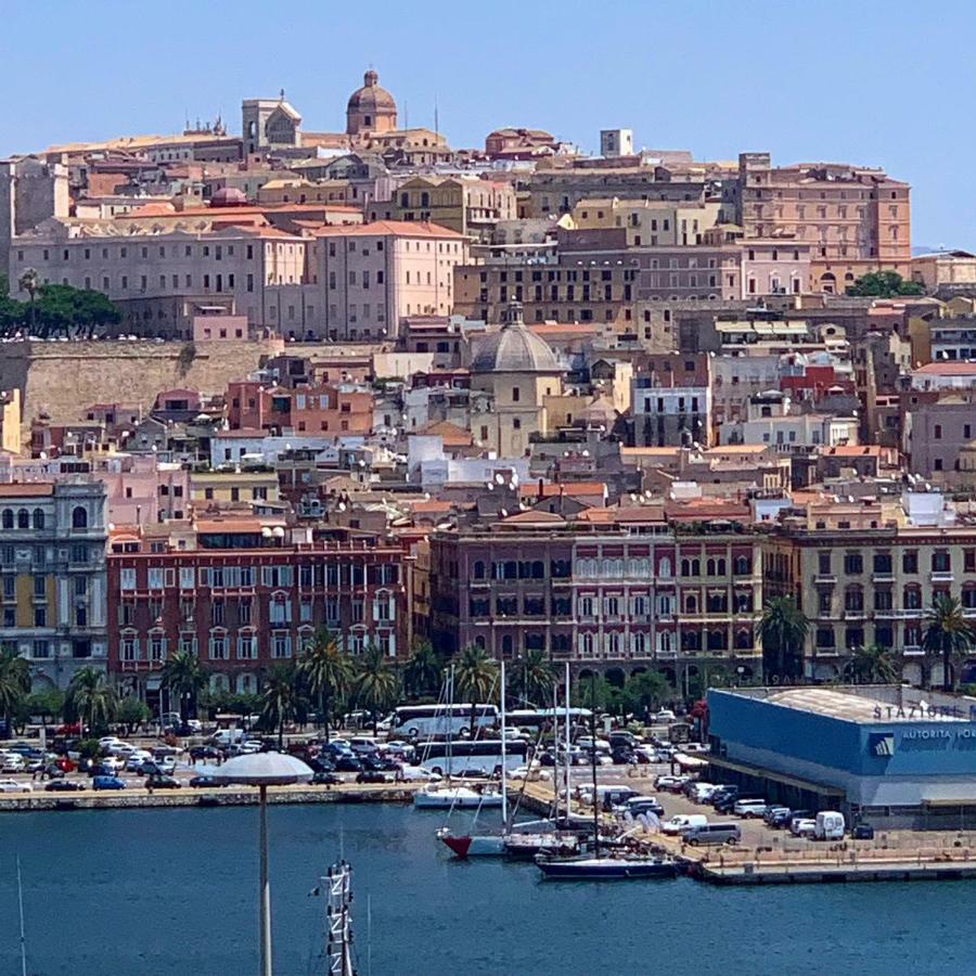 Suite Martini Al Castello Cagliari Exteriör bild